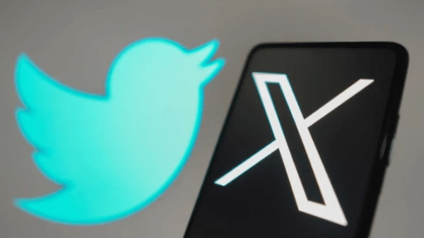 Larry é o nome do famoso pássaro azul, primeiro logo do Twitter, batizado em homenagem ao consagrado jogador Larry Bird, que fez carreira no Boston Celtics