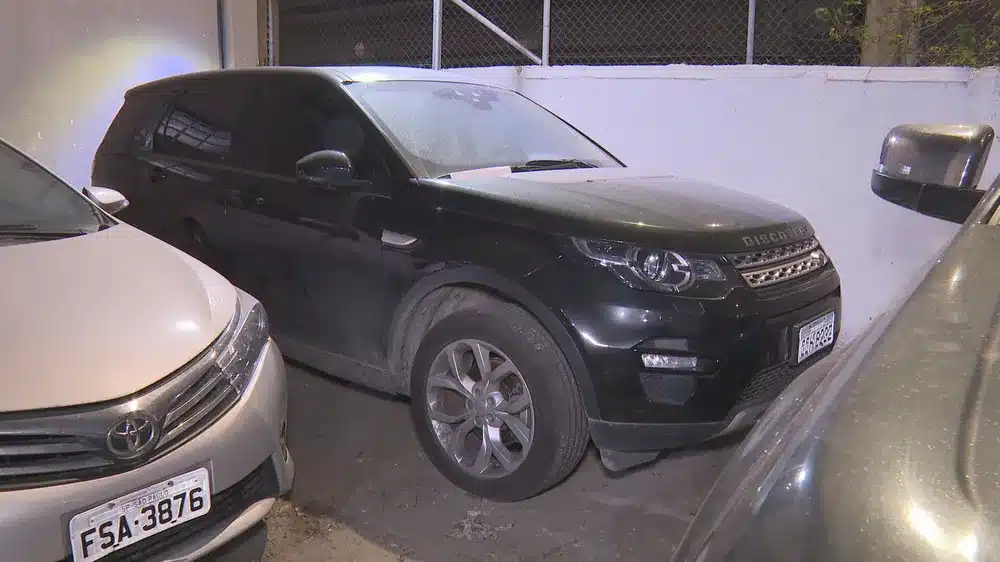 Polícia Civil recuperou 8 dos mais de 100 carros que foram retirados dos pários de apreensão em SP — Foto: Reprodução/TV Globo