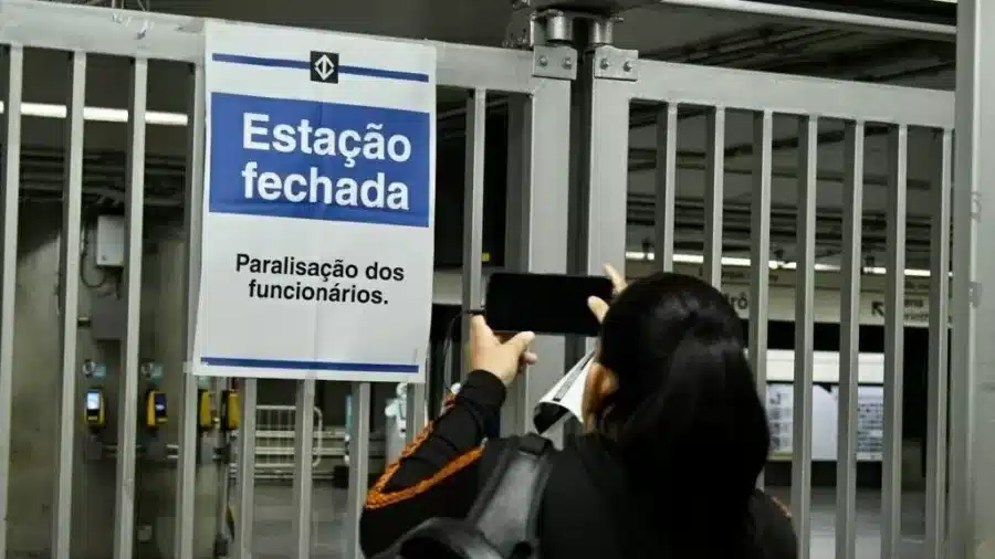 Vista da Estação do Metrô Itaquera, na zona leste de São Paulo, durante a greve do Metrô e CPTM