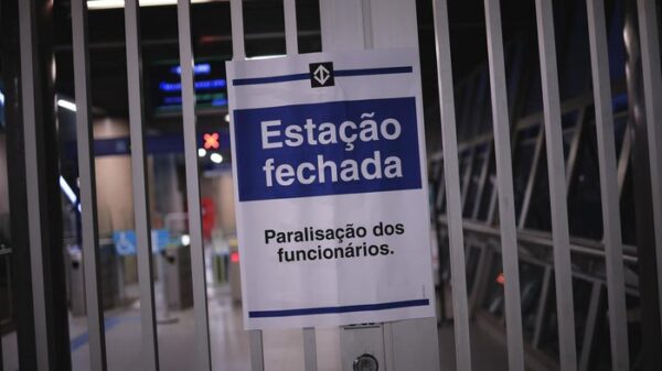 Estações de quatro linhas do Metrô da cidade de São Paulo e pelo menos nove linhas da CPTM foram fechadas.