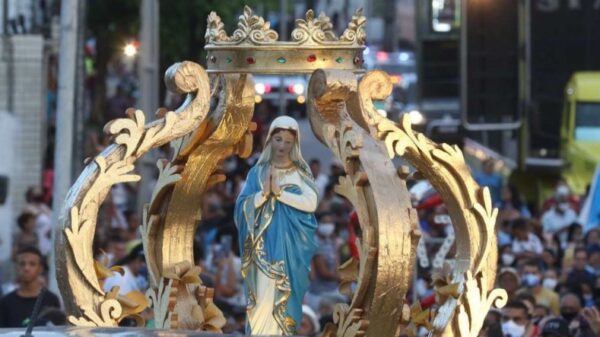 Procissão em homenagem a Nossa Senhora da Conceição, percorre a Avenida Norte até o Morro da Conceição. - BOBBY FABISAK/JC IMAGEM