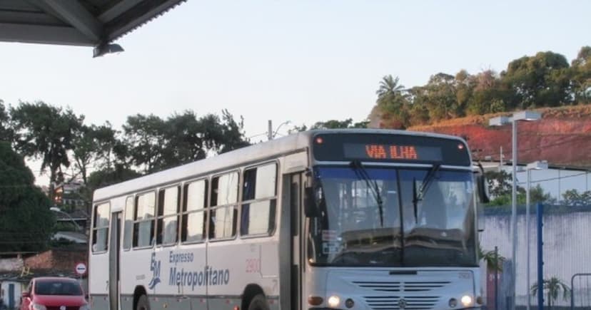 Foto: Ônibus Metropolitano de Salvador — Foto: Carlos Almeida / Divulgação