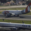 Aviões da Azul e da Gol no aeroporto de Congonhas (SP); companhias acertam fusão - Bruno Santos/Folhapress