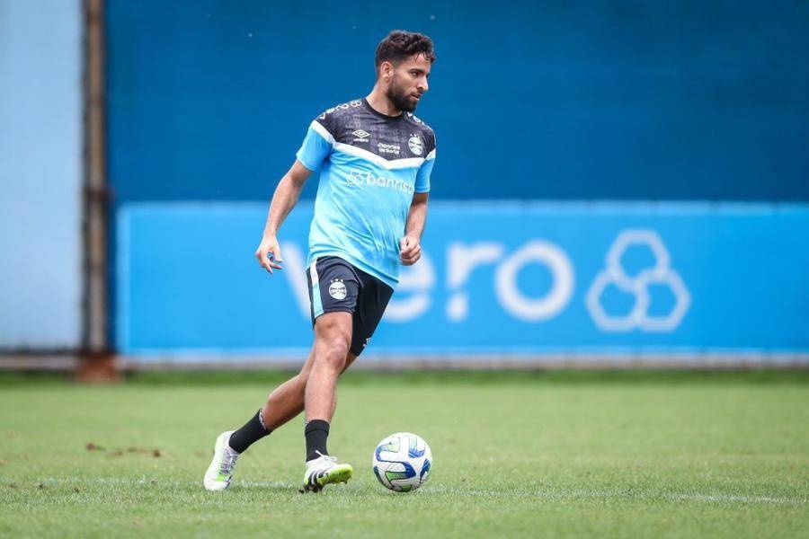 Pepê em treino do Grêmio — Foto: Lucas Uebel/Grêmio