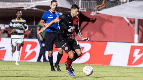 Wellington Rato deu a assistência pro gol de Hugo, no 1° tempo | Foto: Maurícia da Matta