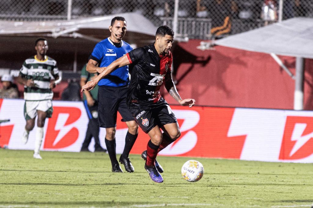 Wellington Rato deu a assistência pro gol de Hugo, no 1° tempo | Foto: Maurícia da Matta