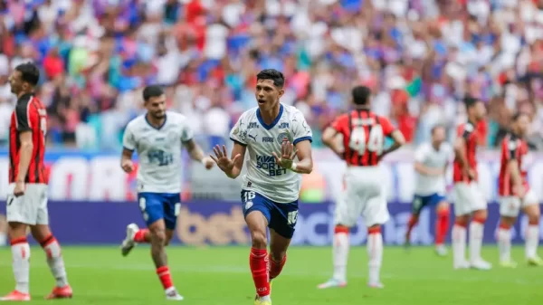 Erick Pulga comemora gol contra o Vitória (Foto: Rafael Rodrigues / EC Bahia)