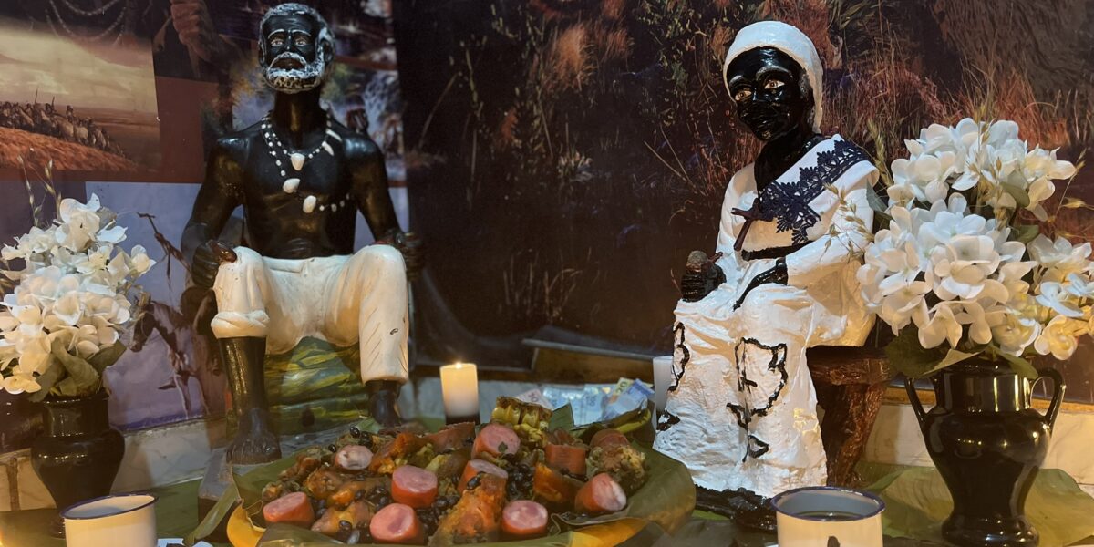Rituais com elementos consagrados e oferendas com frutas e flores