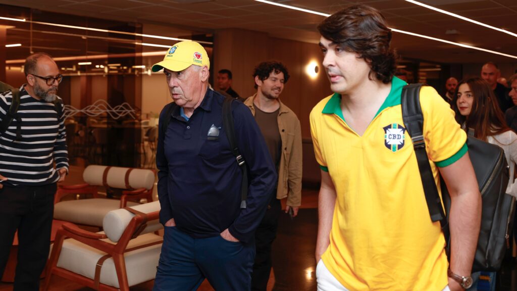 O italiano Carlo Ancelotti (novo técnico da Seleção Brasileira) e o empresário Diego Fernandes no RJ. Crédito:Rafael Ribeiro