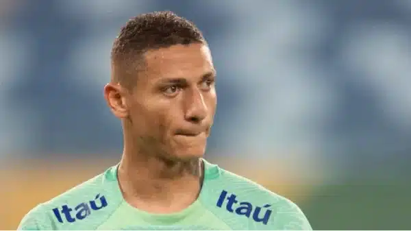 Gil Gomes/AGIFMT – CUIABA – 10/10/2023 – SELECAO BRASILEIRA, TREINO – Richarlison jogador da Selecao Brasileira durante treino no estádio Arena Pantanal.